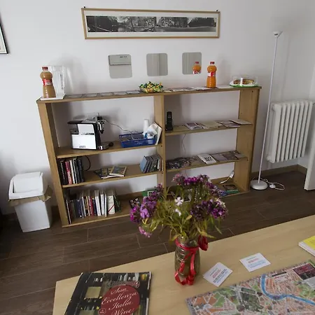 ベッド・アンド・ブレックファスト ユリシーズ ローム